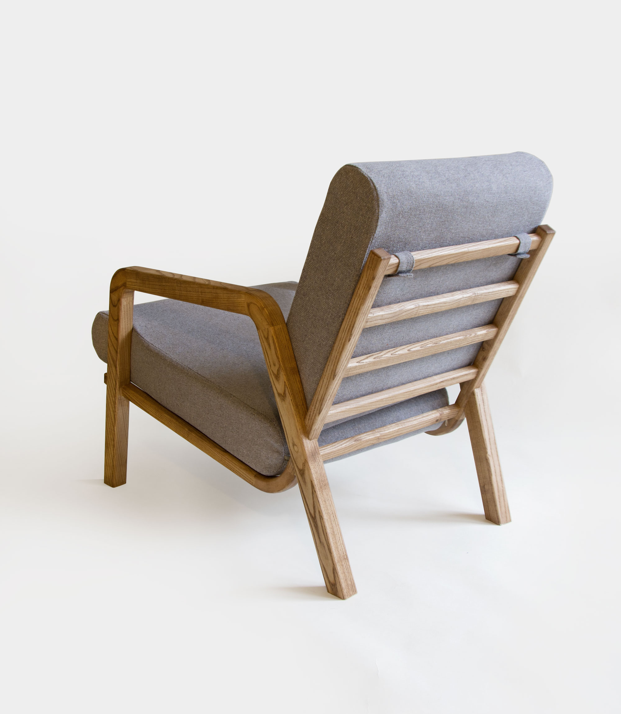 Spokiy Armchair