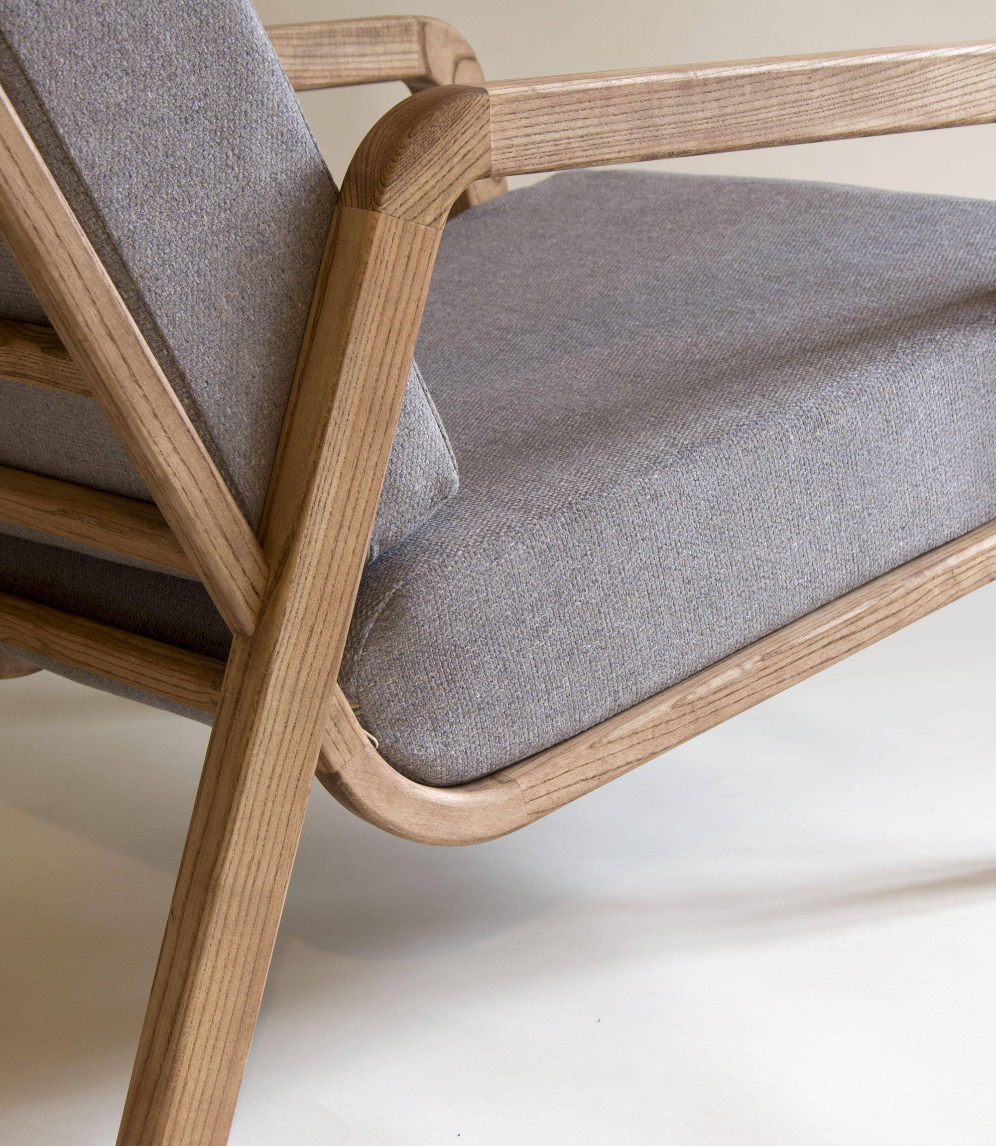 Spokiy Armchair