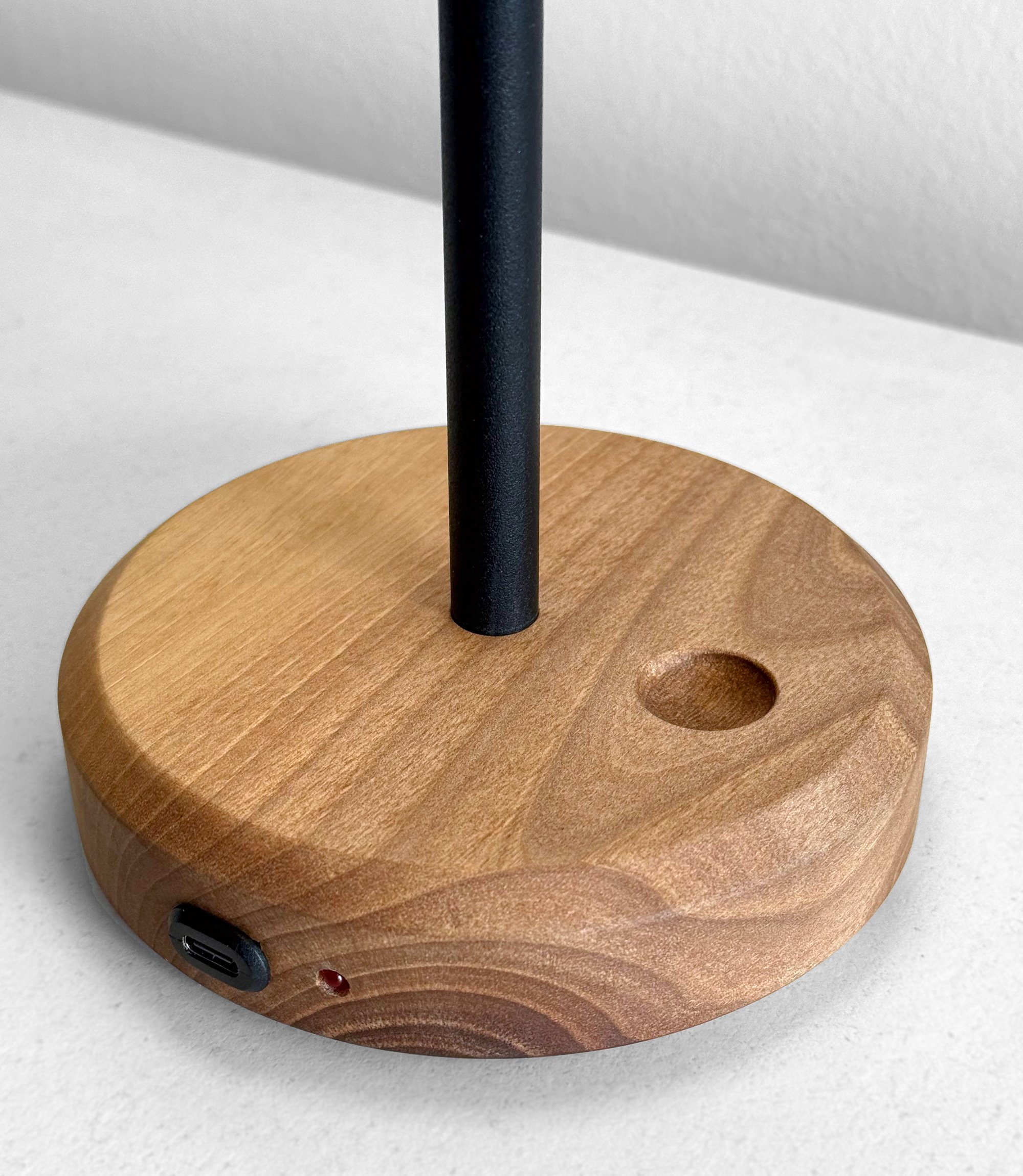 Rechargeable lamp Pill