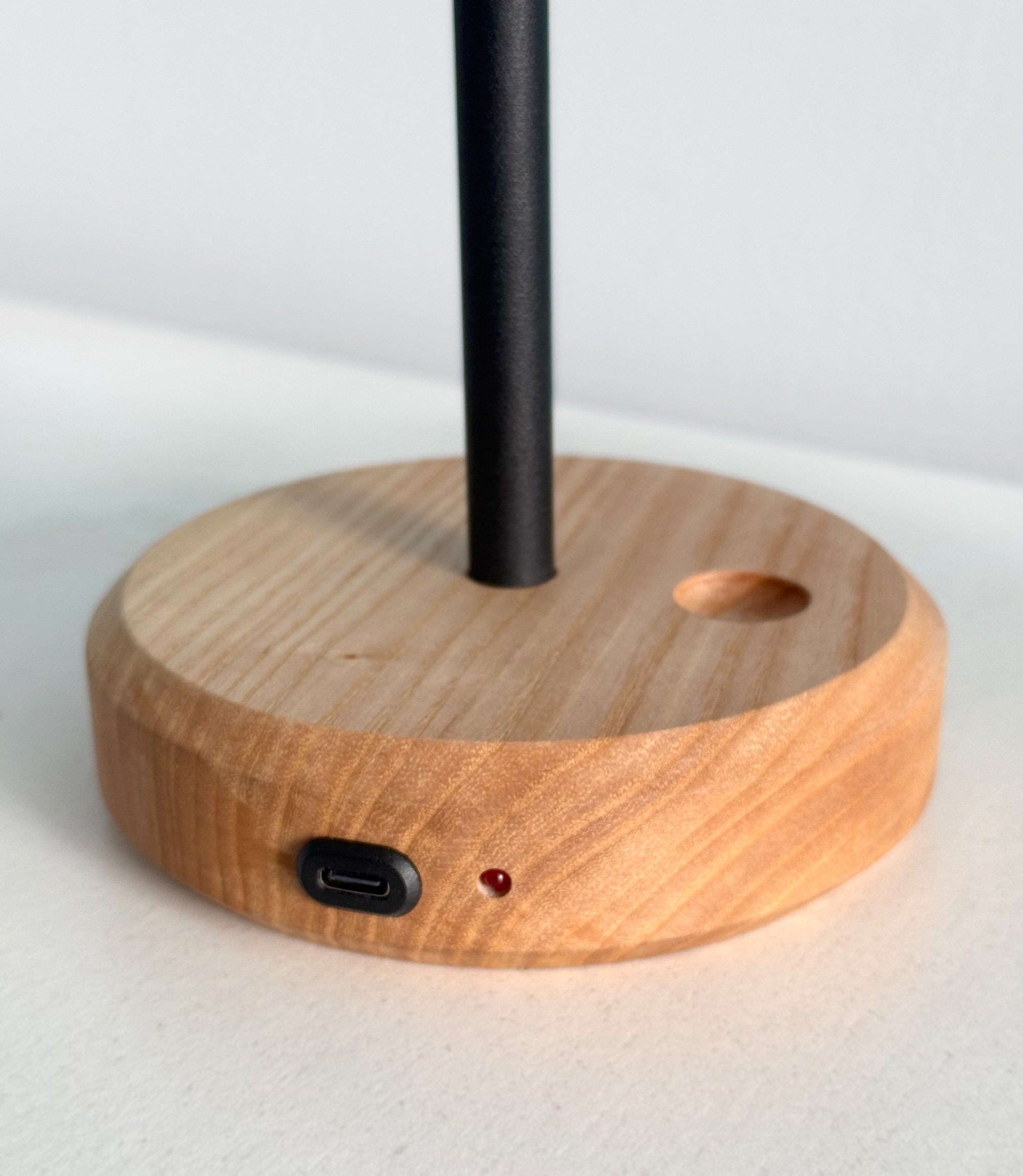 Rechargeable lamp Pill