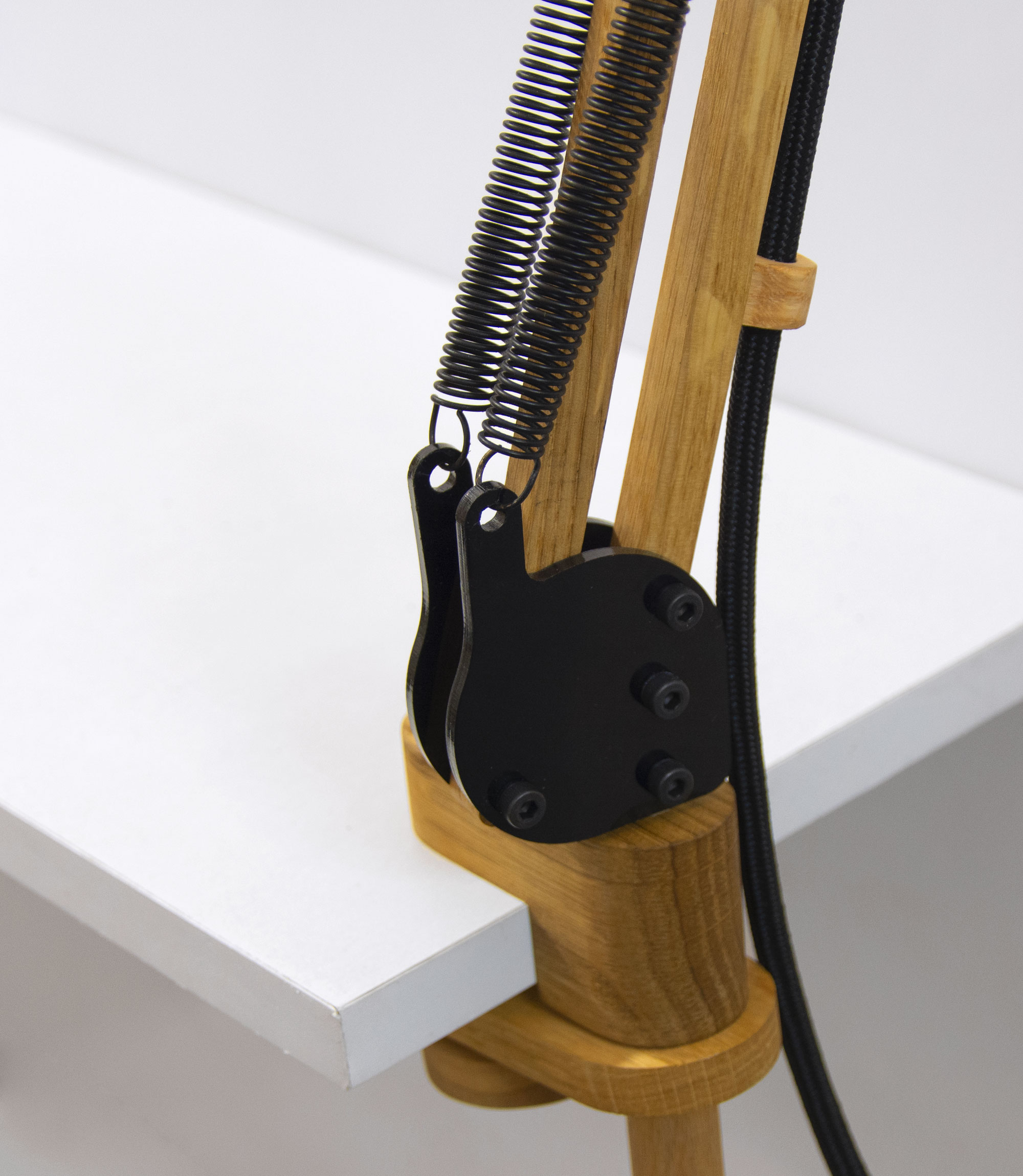Swing-arm lamp Spring